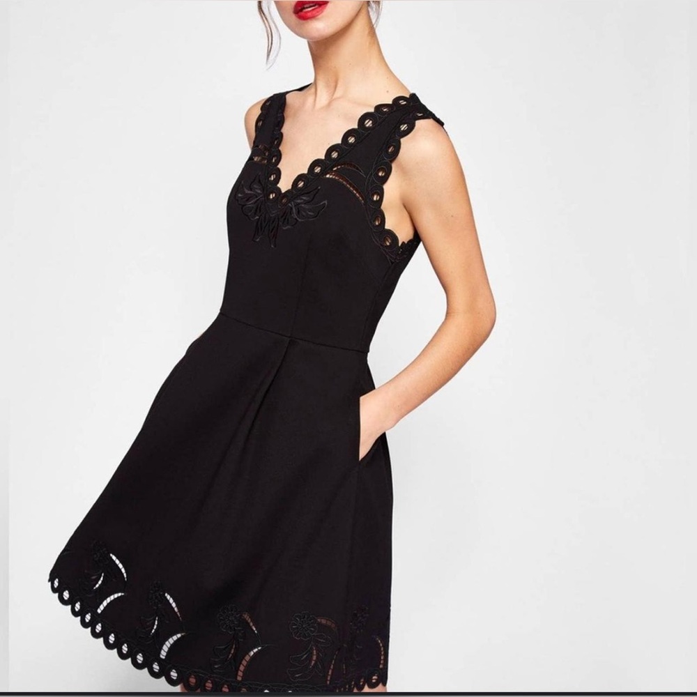 Ted Baker Emalise V-Neck Sleeveless Flared Knee Length Dress | Size 4